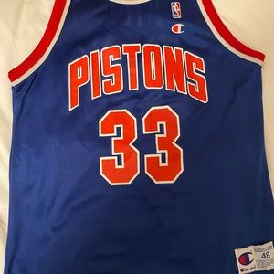 Detroit Pistons Throwback Jersey— Grant Hill